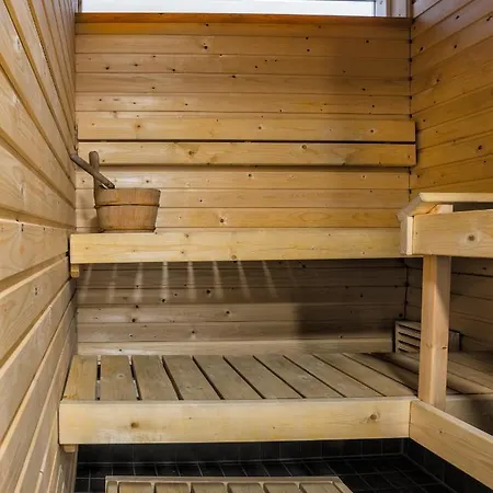 Kotimaailma - Feenixinrinne 4 * Helsinki
